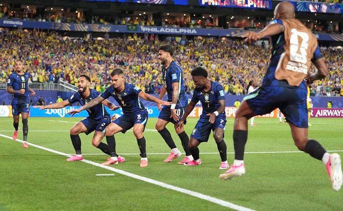 Brasilia voittaa Haitin 3-0, Haiti ensimmäisenä joukkueena ulos turnauksesta. 2 Brasilia voittaa Haitin 3-0, Haiti ensimmäisenä joukkueena ulos turnauksesta. 1