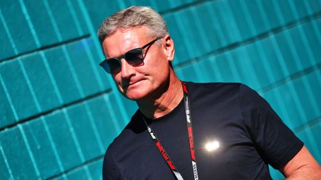 David Coulthard vietti riemukasta aikaa Espanjassa – paluu hotellille tarvitsi saattajan. 1