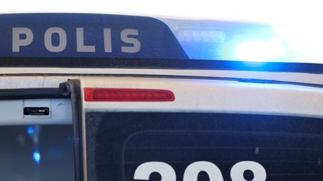 Epäily: Skuuttikuski yritti ajaa poliisin luokse – syytetään neljästä rikoksesta 1
