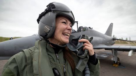 Erityinen tilanne: Liikenneministeri matkustaa hävittäjän mukana 3