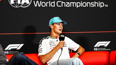 George Russell ilmoittaa pysyvänsä Mercedeksellä 1
