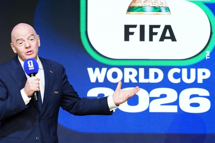 Gullit vaatii FIFA:n presidentin eroa MM-kisojen maahanmuuttokaaoksen vuoksi 2 Gullit vaatii FIFA:n presidentin eroa MM-kisojen maahanmuuttokaaoksen vuoksi 1