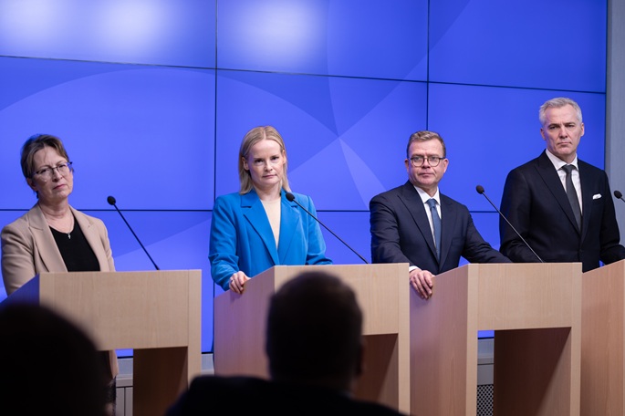 Hallitus siirtyy työttömyysetuuden korvaamiseen integraatioavustuksella uusille maahanmuuttajille. 1