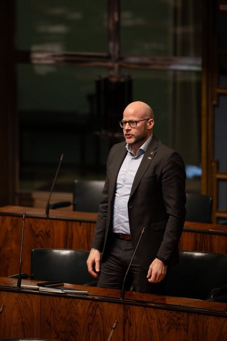 Hallituslinjat murtuvat – kaksi kokoomuksen edustajaa äänesti hallitusta vastaan 6 Hallituslinjat murtuvat – kaksi kokoomuksen edustajaa äänesti hallitusta vastaan 5