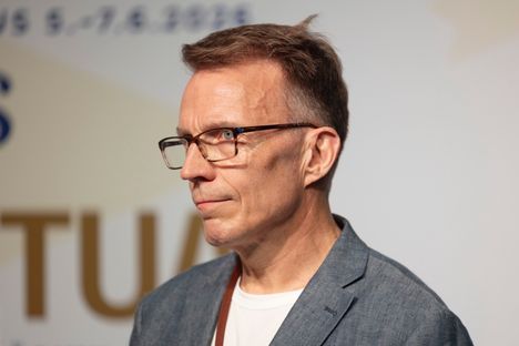 Hallituslinjat murtuvat – kaksi kokoomuksen edustajaa äänesti hallitusta vastaan 8 Hallituslinjat murtuvat – kaksi kokoomuksen edustajaa äänesti hallitusta vastaan 7