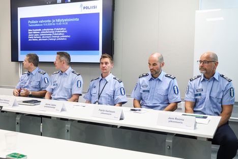 Harri Gustafsberg arvioi Karhuryhmän poliisille asettamaa tavoitetta – mitä 15 minuutin erikoisjoukko edellyttää 8 Harri Gustafsberg arvioi Karhuryhmän poliisille asettamaa tavoitetta – mitä 15 minuutin erikoisjoukko edellyttää 7
