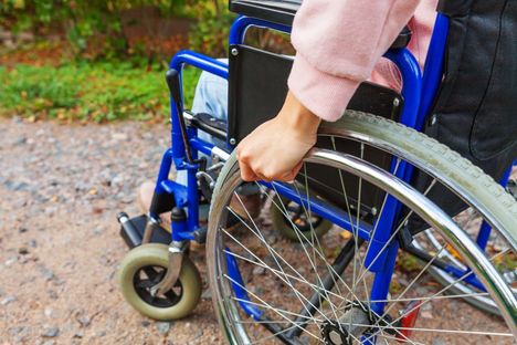 Henkilökohtainen avustaja unohti asiakkaan kuumaan autoon – oikeus: ei rikosoikeudellista vastuuta 2 Henkilökohtainen avustaja unohti asiakkaan kuumaan autoon – oikeus: ei rikosoikeudellista vastuuta 1