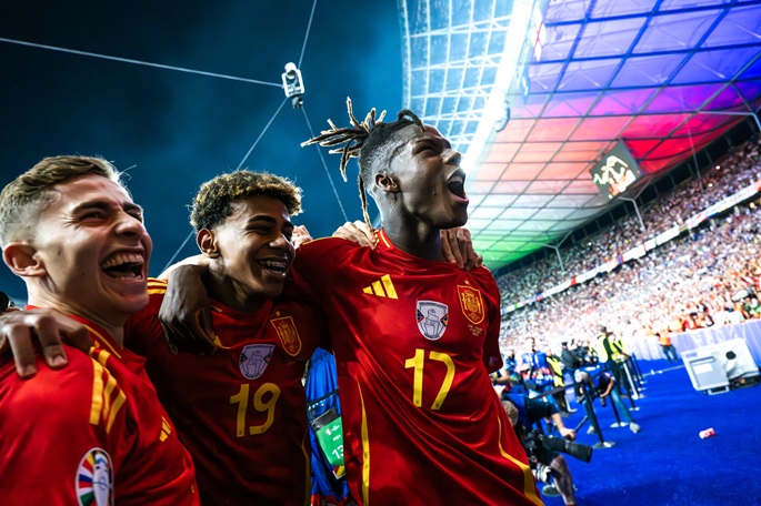 Hyviä uutisia Espanjalle, kun Yamal ja Williams palaavat täyteen harjoitteluun. 2 Hyviä uutisia Espanjalle, kun Yamal ja Williams palaavat täyteen harjoitteluun. 1