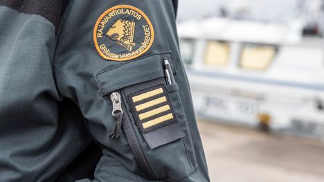 Ihmisväärennöksiä harjoittava ryhmä toi laittomasti henkilöitä Suomeen 2 Ihmisväärennöksiä harjoittava ryhmä toi laittomasti henkilöitä Suomeen 1