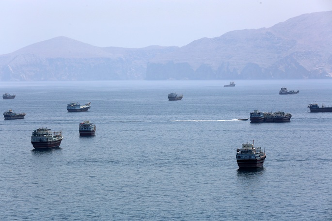 Iran sulkee Hormuzin salmen Yhdysvaltojen ja Israelin rauhansopimuksen "rikkomusten" vuoksi. 2 Iran sulkee Hormuzin salmen Yhdysvaltojen ja Israelin rauhansopimuksen "rikkomusten" vuoksi. 1