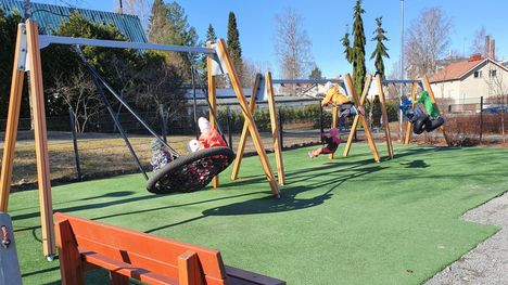 IS:n lukijoilta voimakas reaktio ilmiöön, nyt ääneen puhuu kolmekymppinen äiti, joka vei lapsensa päiväkotiin lomamatkalla. 8 IS:n lukijoilta voimakas reaktio ilmiöön, nyt ääneen puhuu kolmekymppinen äiti, joka vei lapsensa päiväkotiin lomamatkalla. 7