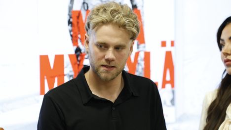 Jääkiekko: Mika Myllylän poika Wiljami Myllylä tekee siirron Ruotsiin 2 Jääkiekko: Mika Myllylän poika Wiljami Myllylä tekee siirron Ruotsiin 1