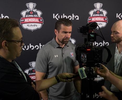 Kanadalaiset NHL-nuoret jakavat ajatuksiaan – tämä seikka huvittaa Jussi Ahokasta 6 Kanadalaiset NHL-nuoret jakavat ajatuksiaan – tämä seikka huvittaa Jussi Ahokasta 5