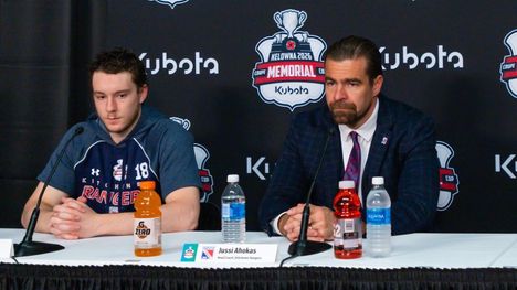 Kanadalaiset NHL-nuoret jakavat ajatuksiaan – tämä seikka huvittaa Jussi Ahokasta 2 Kanadalaiset NHL-nuoret jakavat ajatuksiaan – tämä seikka huvittaa Jussi Ahokasta 1