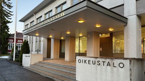 Karijoella epäillään lähihoitajanaista murhasta. 1