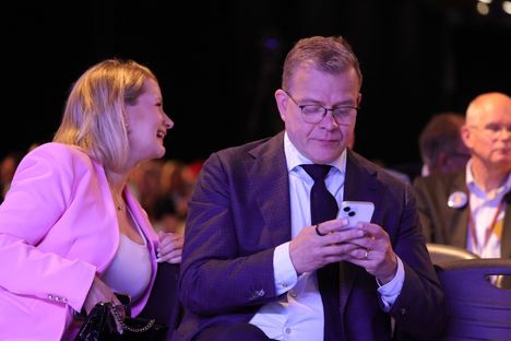 Kokoomus otti kantaa Antti Häkkäseen – vaikeudet alkoivat huonoimmalla hetkellä 6 Kokoomus otti kantaa Antti Häkkäseen – vaikeudet alkoivat huonoimmalla hetkellä 5