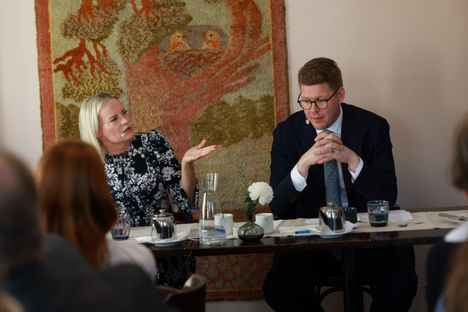 Kommentti: Lindtman on tällaisessa tilanteessa vuoden kuluttua – nauti Antti kesästä niin kauan kuin voit! 4 Kommentti: Lindtman on tällaisessa tilanteessa vuoden kuluttua – nauti Antti kesästä niin kauan kuin voit! 3