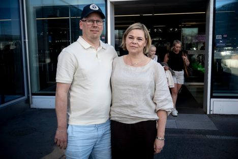 Konsta Heleniuksen isän ehdotus herättää huomiota jääkiekkoväen keskuudessa. 4 Konsta Heleniuksen isän ehdotus herättää huomiota jääkiekkoväen keskuudessa. 3
