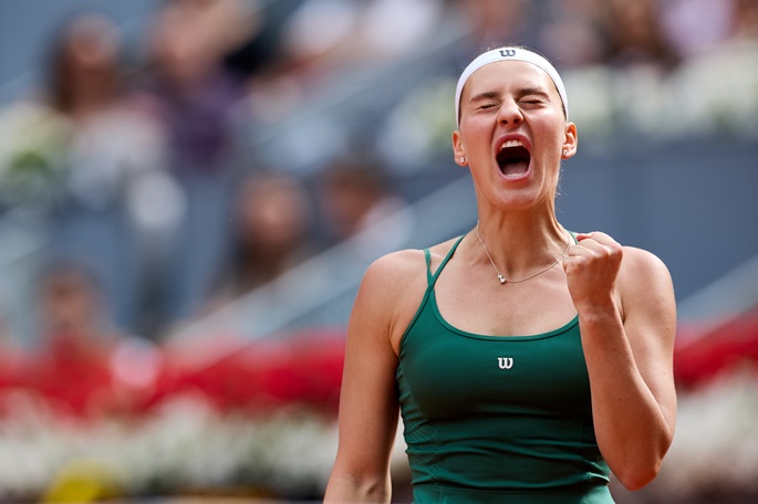 Kostyuk yllättää Swiatekin, kun Cirstea katkaisee 17 vuoden odotuksen Ranskan avoimissa neljännesfinaalissa. 1
