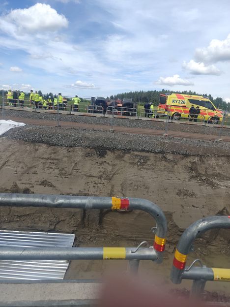 Kurottaja kaatui Tiktokin datakeskushankkeella Kouvolan Korialla. 3