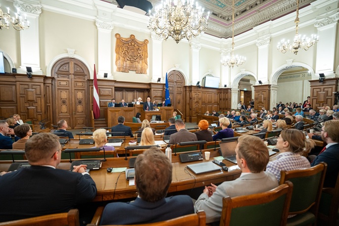 Latvia ottaa käyttöön tiukempia maahanmuuttolakeja. 2 Latvia ottaa käyttöön tiukempia maahanmuuttolakeja. 1