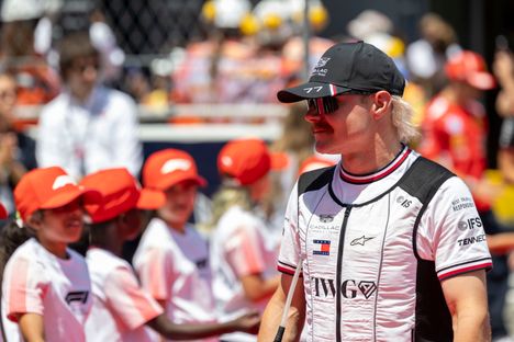 Lewis Hamilton liikuttui 6 Lewis Hamilton liikuttui 5