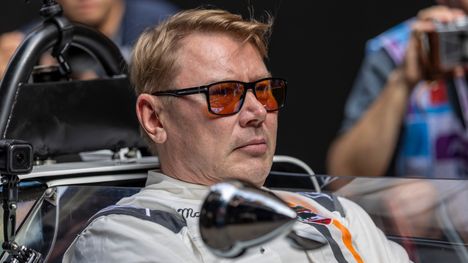 Mika Häkkiselle paljastettiin oma muistomerkki 2 Mika Häkkiselle paljastettiin oma muistomerkki 1