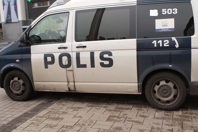 Nainen puukotettiin jälleen rasistisessa hyökkäyksessä Oulussa. 2 Nainen puukotettiin jälleen rasistisessa hyökkäyksessä Oulussa. 1