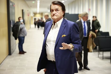 Oikeus päätti Kirsti Paakkasen testamenttiin liittyvässä asiassa. 8 Oikeus päätti Kirsti Paakkasen testamenttiin liittyvässä asiassa. 7