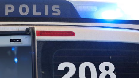 Oletko havainnut näitä nuoria? Poliisi suorittaa etsintää. 2 Oletko havainnut näitä nuoria? Poliisi suorittaa etsintää. 1