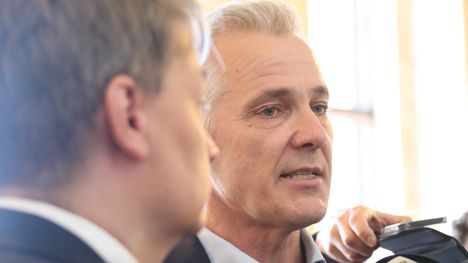 Opetusministerille tapahtui äänestysvirhe. 2 Opetusministerille tapahtui äänestysvirhe. 1