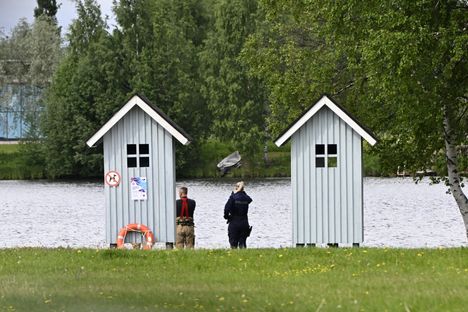 Oulun pelastuspalvelut etsivät henkilöä vesistöstä. 8 Oulun pelastuspalvelut etsivät henkilöä vesistöstä. 7