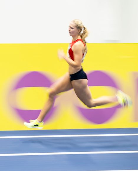 Pikajuoksulupaus Nora Lindahl valitsi edustavansa Suomen maajoukkuetta. 6 Pikajuoksulupaus Nora Lindahl valitsi edustavansa Suomen maajoukkuetta. 5