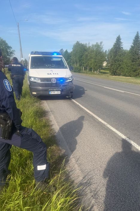 Poliisi osui matkailuautoon Eurajoen läheisyydessä. 5