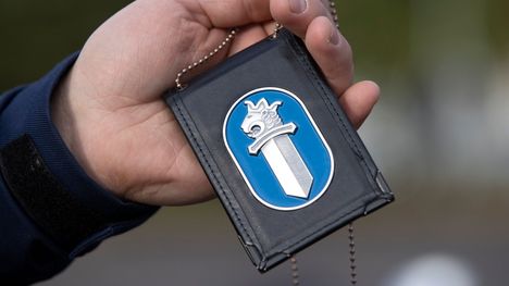 Poliisi teki verisen miehen löydön rappukäytävästä Raumalla – epäilty tapon yritys. 1