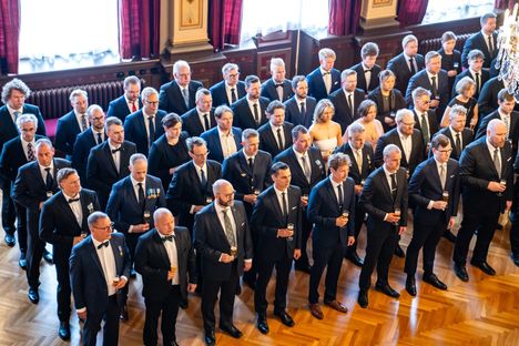 Puolustusvoimien lippujuhlan päivän paraati pidetään Raaseporin Tammisaaressa. 5
