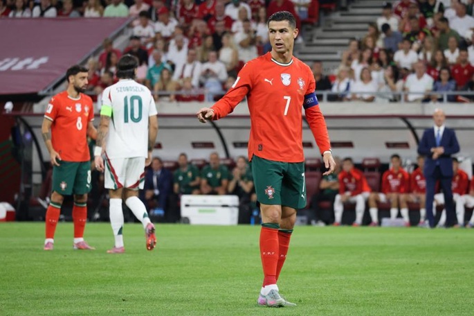 Ronaldon kuudes ennätysottelu nousee esiin monipuolisessa ryhmässä 2 Ronaldon kuudes ennätysottelu nousee esiin monipuolisessa ryhmässä 1