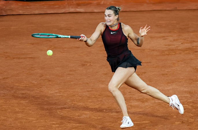 Sabalenka voittaa Osakan, italialaiset pelaajat loistavat miesten yksilöotteluissa Ranskan avoimissa. 1