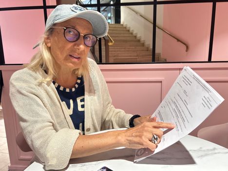 Satoja kaksoiskansalaisia on luopunut Venäjän kansalaisuudestaan. 4 Satoja kaksoiskansalaisia on luopunut Venäjän kansalaisuudestaan. 3