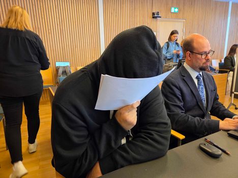 Savonlinnan tulipalossa menehtyneen 20-vuotiaan äidin läheiset kertoivat surullisia tietoja hänen suhteestaan. 3