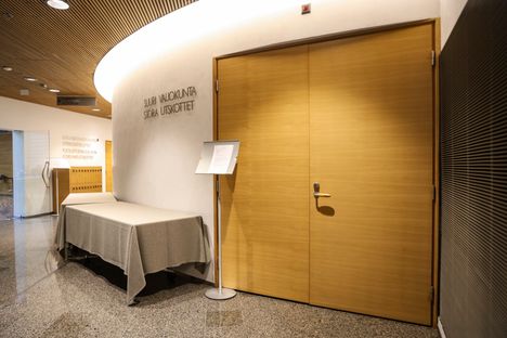 Sofia Virta palasi Erikoisjoukkojen kuvauksista eduskuntaan myöhässä – ”Ei ole lisättävää” 1