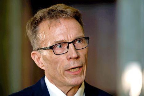 Suomi valmistautuu turvallisuushaasteisiin, kun maan puolustusvoimat vahvistavat aseistustaan ja Viroon suunnitellaan mahdollisesti ydinaseita. 3