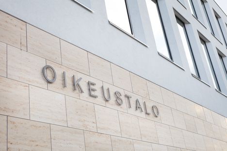 Syytös: Tytär piti vanhempaa äitiään hälyttävissä olosuhteissa 1