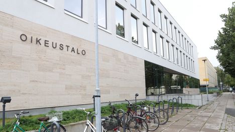 Tytär tarjosi aliravitulle 95-vuotiaalle äidilleen kaviaaria. 1