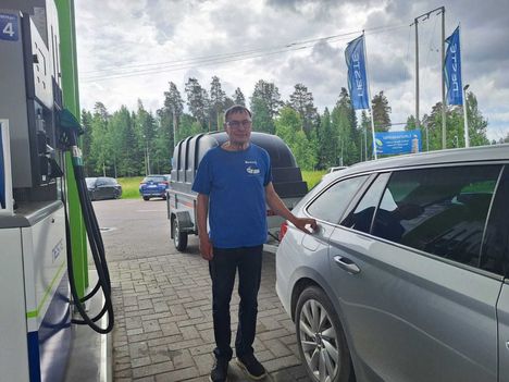 Varkauden huoltoaseman katto sortui – ajankohtainen tilanne tässä. 6 Varkauden huoltoaseman katto sortui – ajankohtainen tilanne tässä. 5