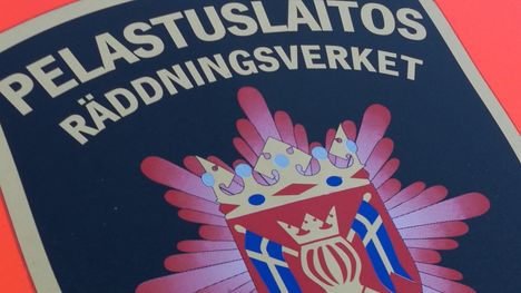 Varkaudessa huoltoaseman katto romahti yllättäen 2 Varkaudessa huoltoaseman katto romahti yllättäen 1