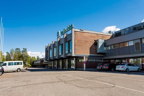 Venäjään liittyvä toimija hankki kiinteistön itärajalta, kun kiinalainen yritys osti tunnetun hotellin – puolustusministeriö puuttui epäselviin toimiin. 5