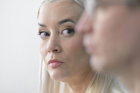 Vihreiden puoluesihteeri ei paljasta, milloin Sofia Virta palaa eduskuntaan. 4 Vihreiden puoluesihteeri ei paljasta, milloin Sofia Virta palaa eduskuntaan. 3
