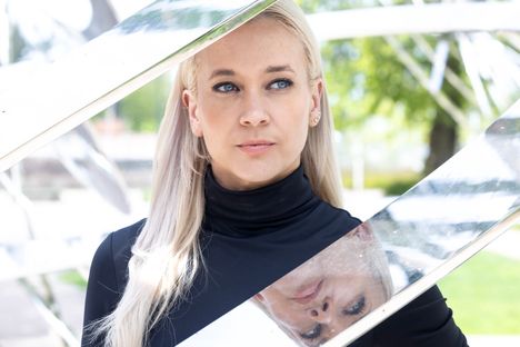 Vihreät pysyvät hiljaa Sofia Virran ympärillä käyvän kohun suhteen. 6 Vihreät pysyvät hiljaa Sofia Virran ympärillä käyvän kohun suhteen. 5