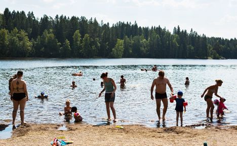 Voiko edellisen vuoden aurinkovoiteen käyttö olla turvallista? Ihotautilääkärit antavat neuvoja. 7